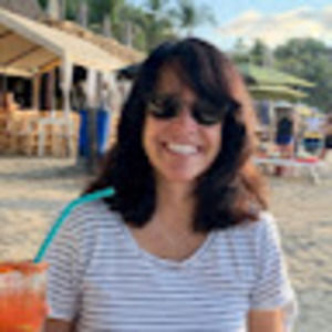 Meet your Posher, Debora